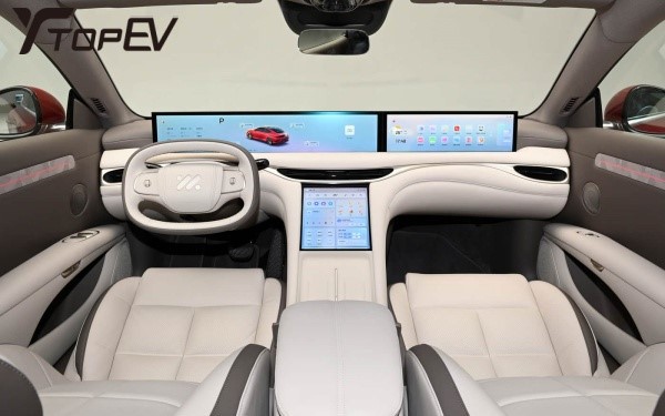 IM L6 interior